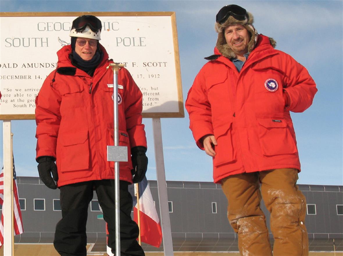 Two UD researchers at the South Pole