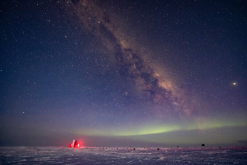 "Southern lights" in sky at South Pole